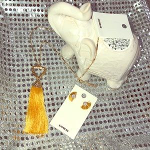 #Express 💛 Diamond Stud Earrings w/ Gold Tassels